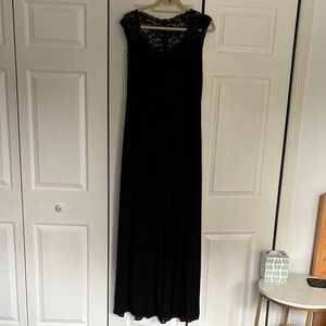 Miusol Black Lace Maxi Dress